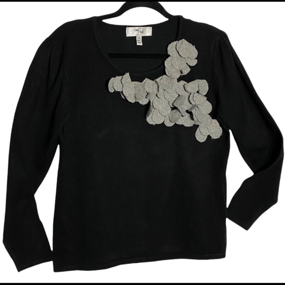 𝅺fun Sweater ONE 7 SIX WOMEN’s Black Grey Floral Silhouette Sweater PXL